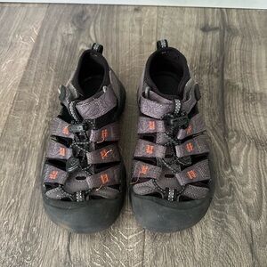 Keen Black and Gray Outdoor Sandals with Adjustable Straps